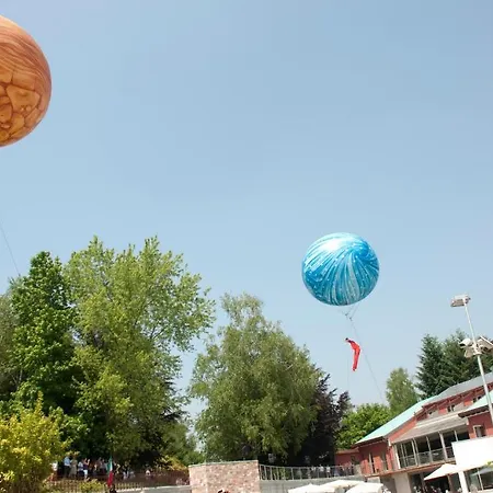 Le Pinete Bed & Breakfast 4*