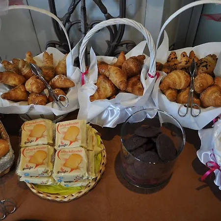 Le Pinete Bed & Breakfast 4*